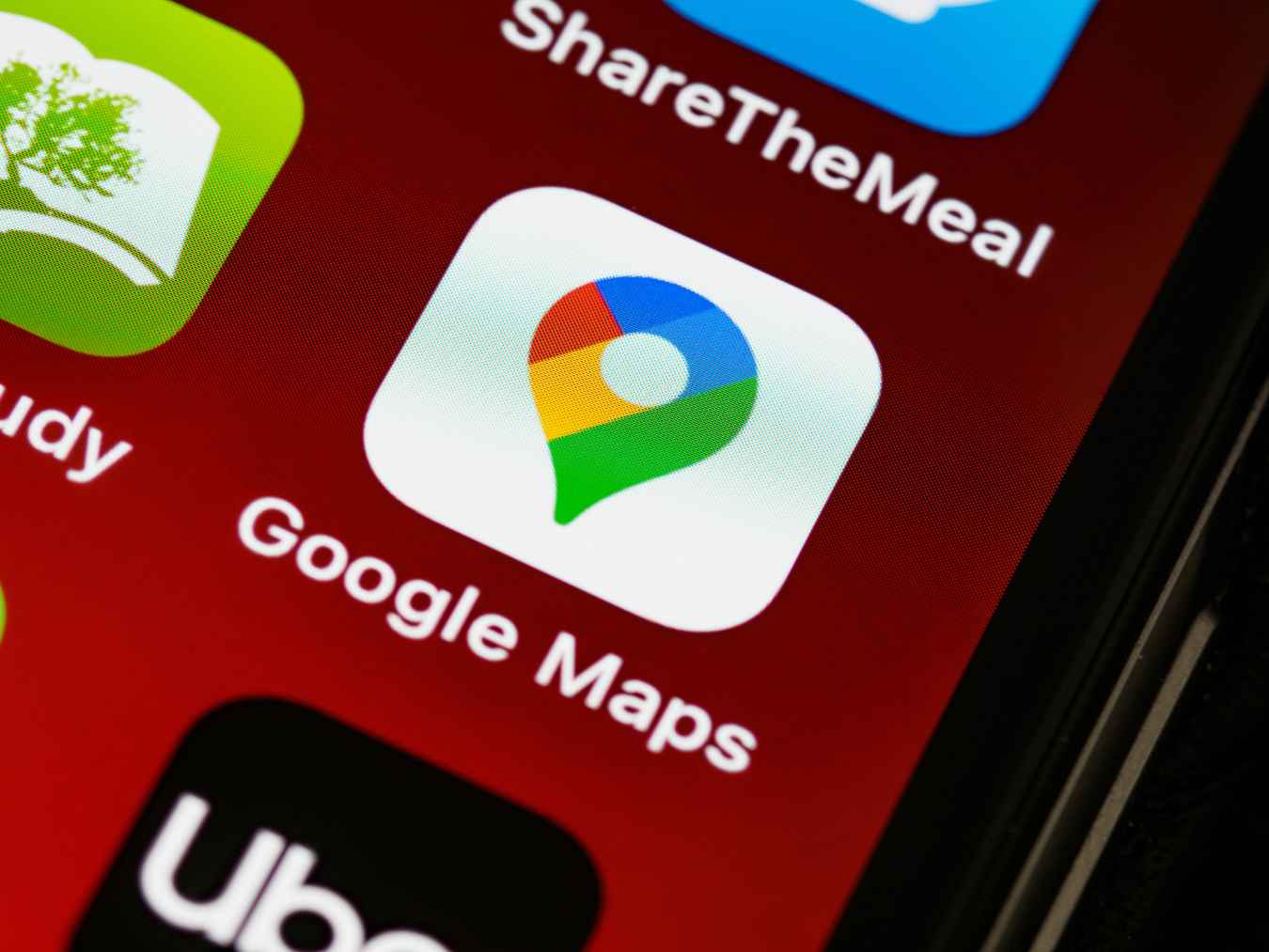 スマートフォン画面に表示されたGoogleマップのアプリアイコン